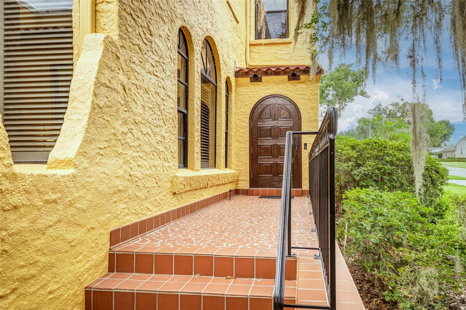 327 MIRAMAR ROAD