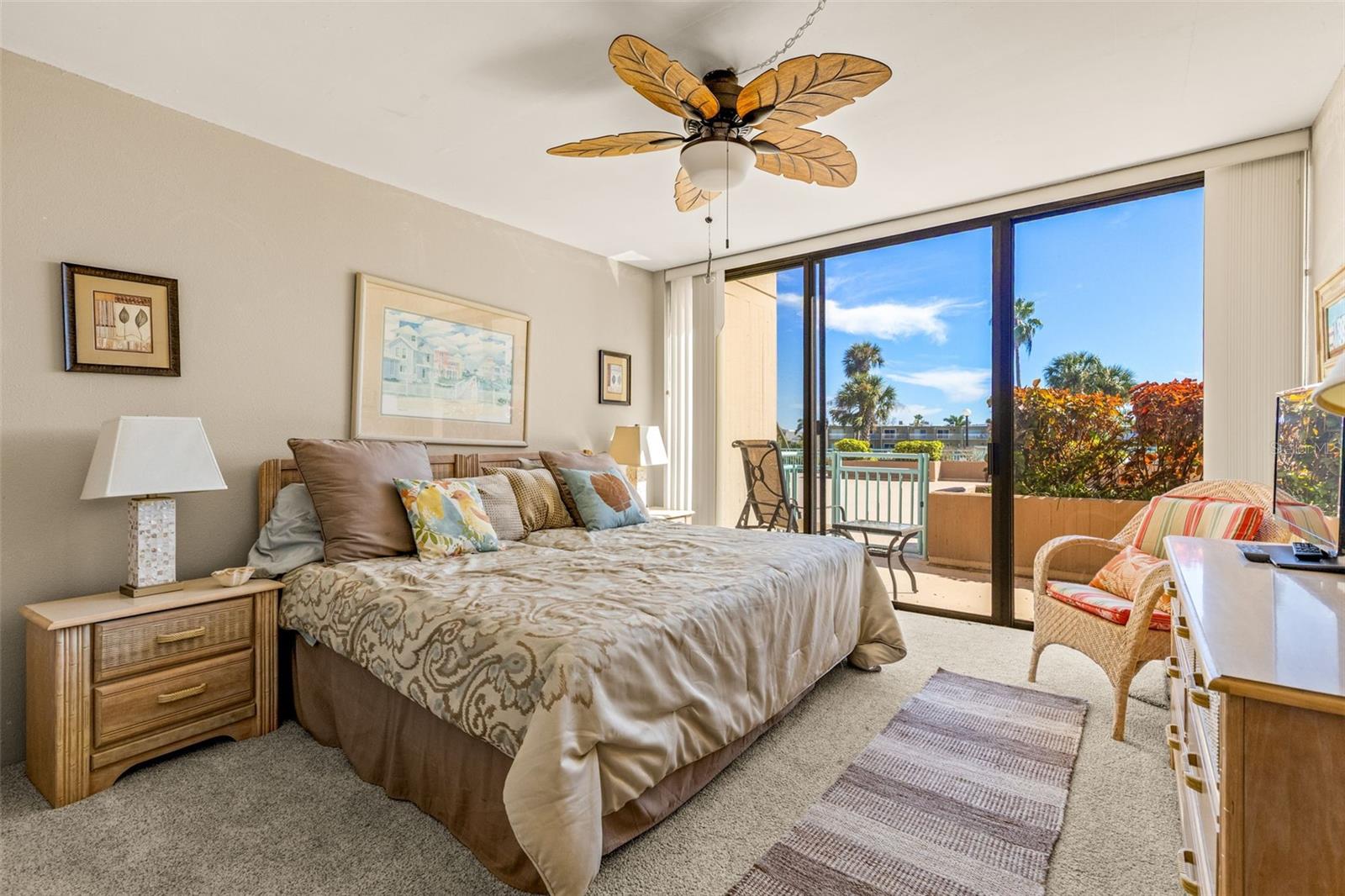 KEY CAPRI CONDO - Residential