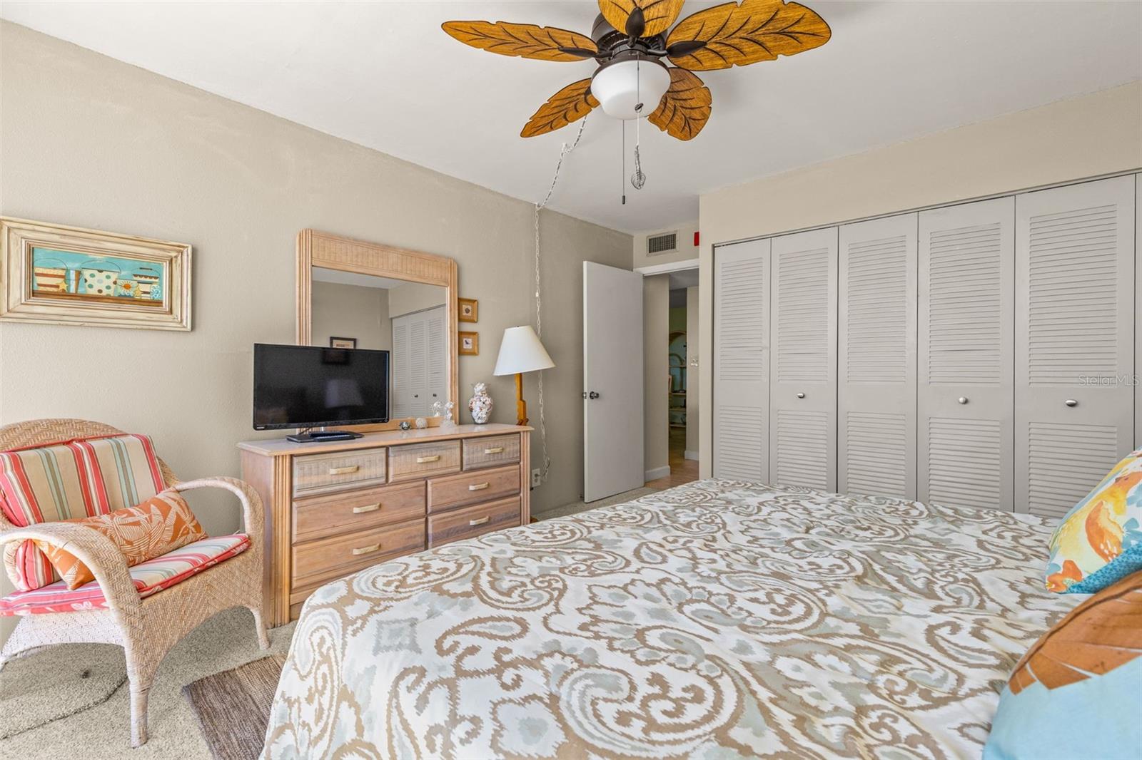 KEY CAPRI CONDO - Residential