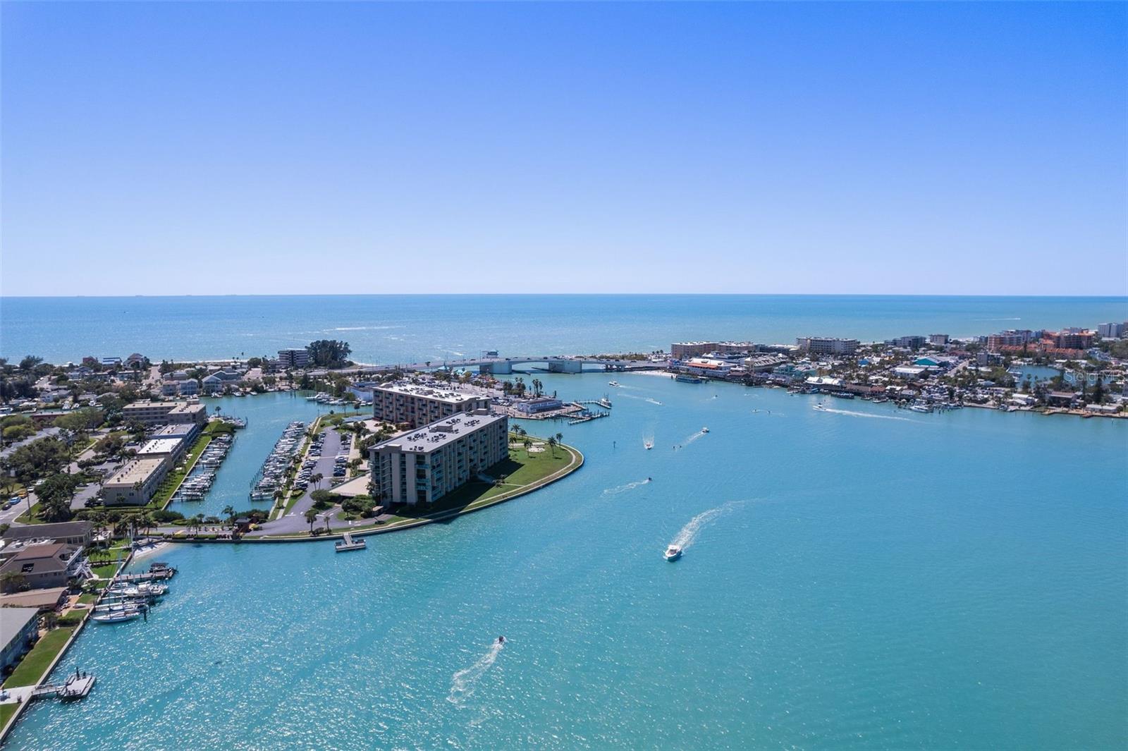 KEY CAPRI CONDO - Residential