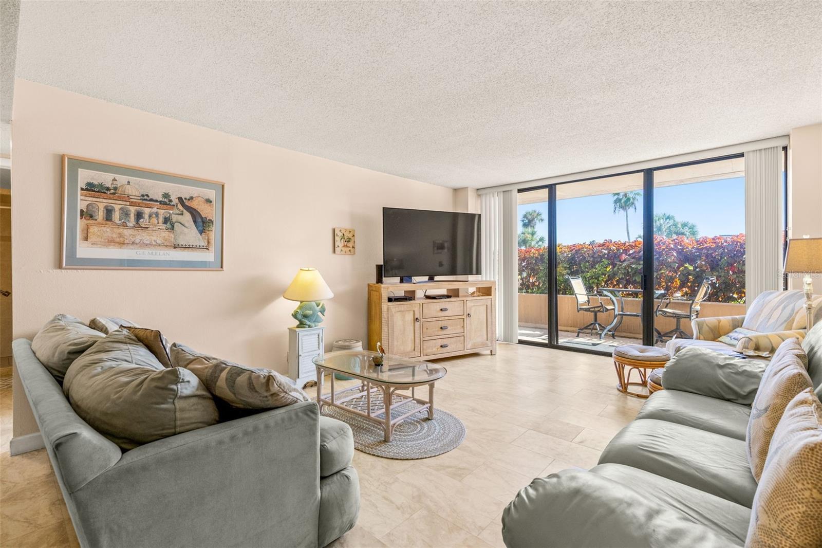 KEY CAPRI CONDO - Residential