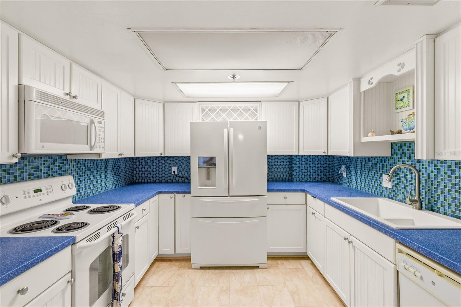 KEY CAPRI CONDO - Residential