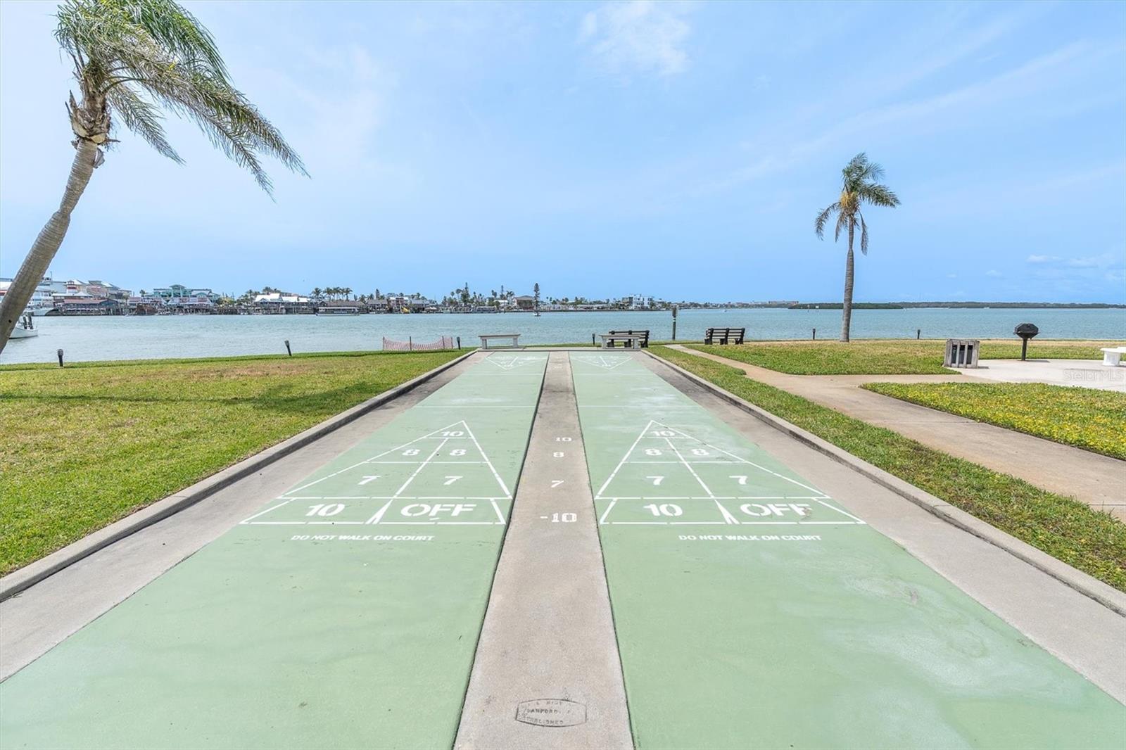 KEY CAPRI CONDO - Residential