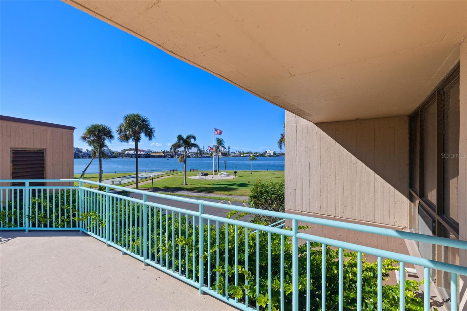 KEY CAPRI CONDO - Residential
