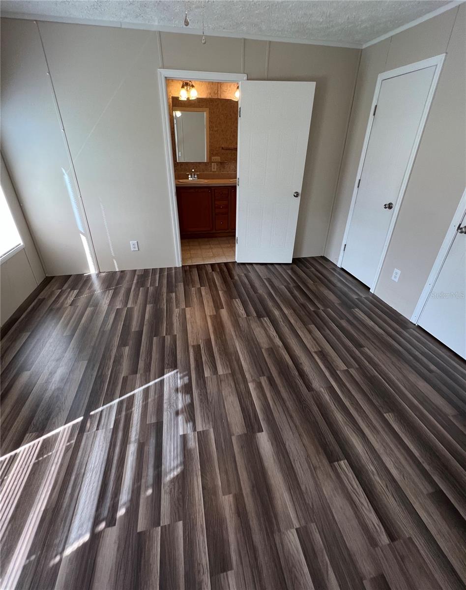 HOLIDAY ESTATES - Residential Lease