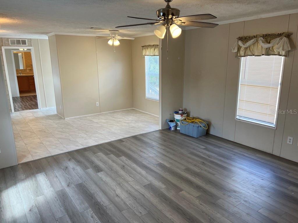 HOLIDAY ESTATES - Residential Lease