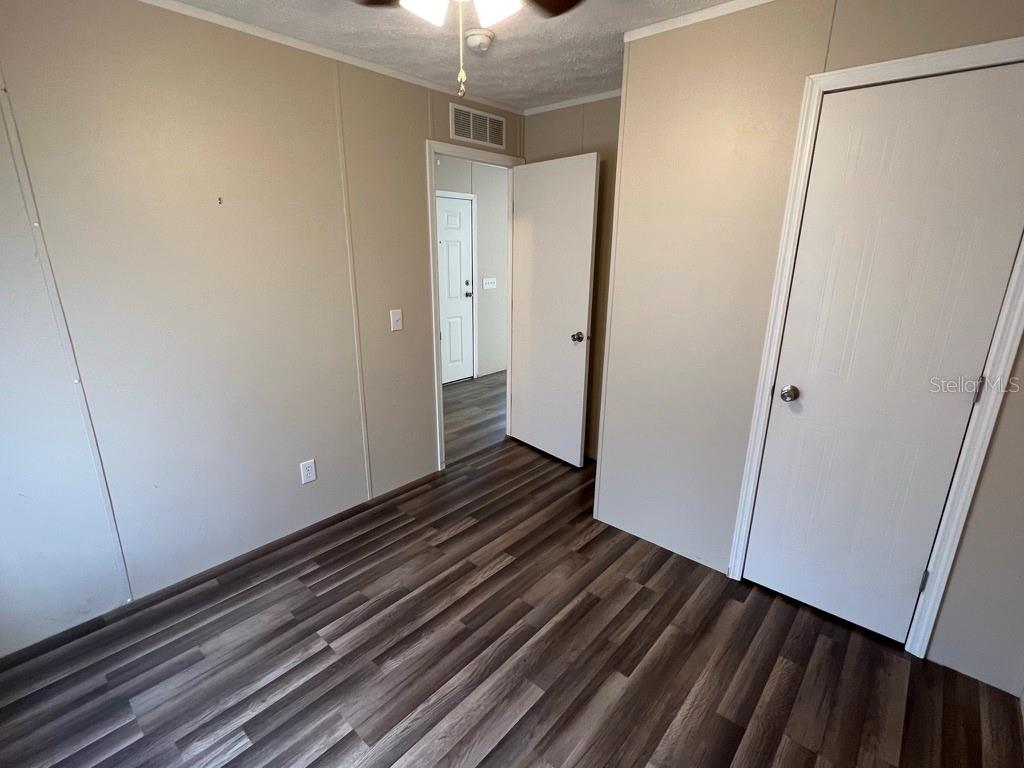 HOLIDAY ESTATES - Residential Lease