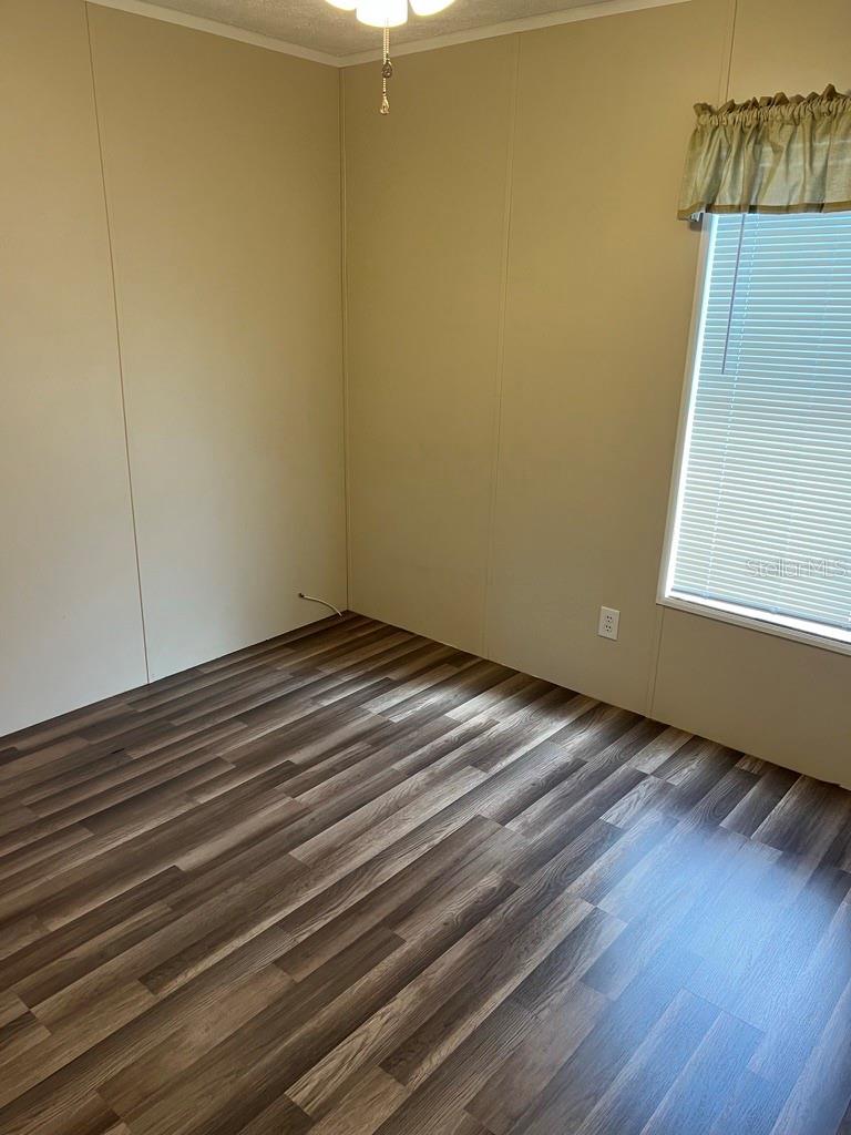 HOLIDAY ESTATES - Residential Lease