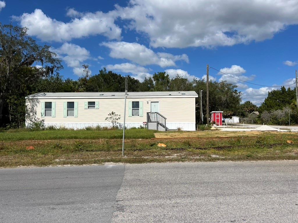 HOLIDAY ESTATES - Residential Lease