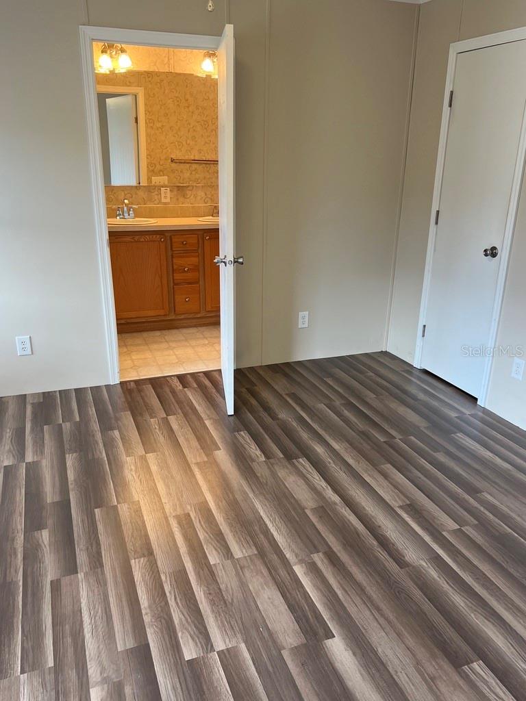 HOLIDAY ESTATES - Residential Lease