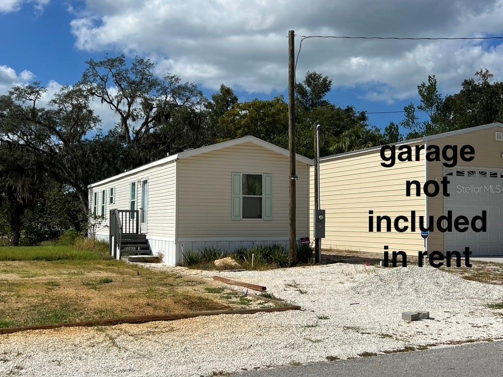 HOLIDAY ESTATES - Residential Lease