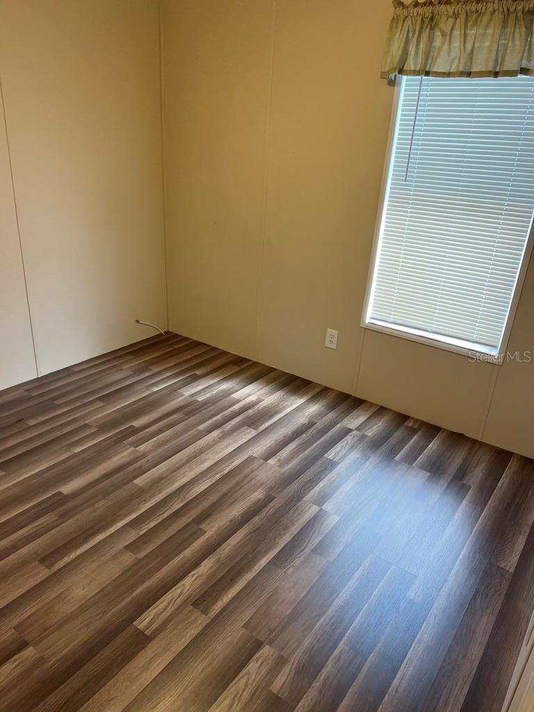 HOLIDAY ESTATES - Residential Lease