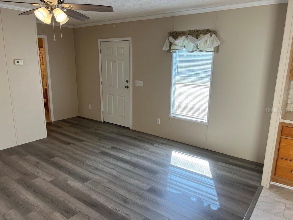 HOLIDAY ESTATES - Residential Lease