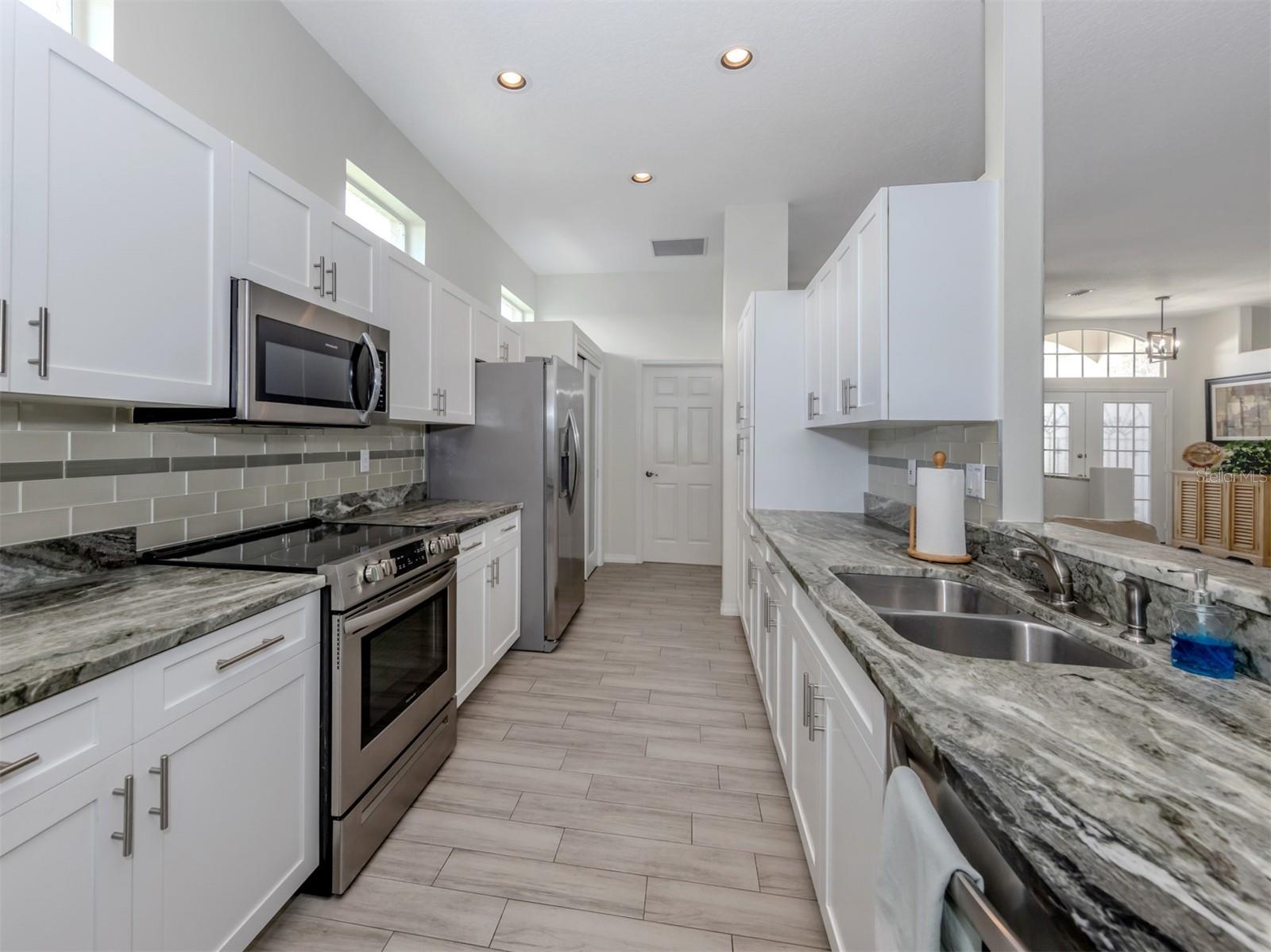 1287 LAKESIDE WOODS DRIVE