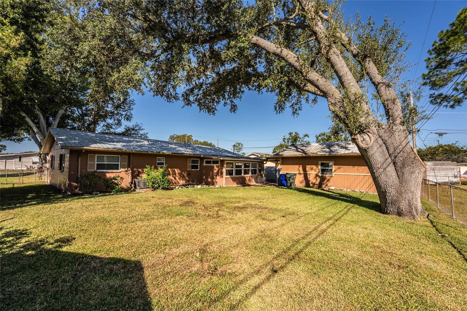 LAKE GIBSON POULTRY FARMS INC - Residential