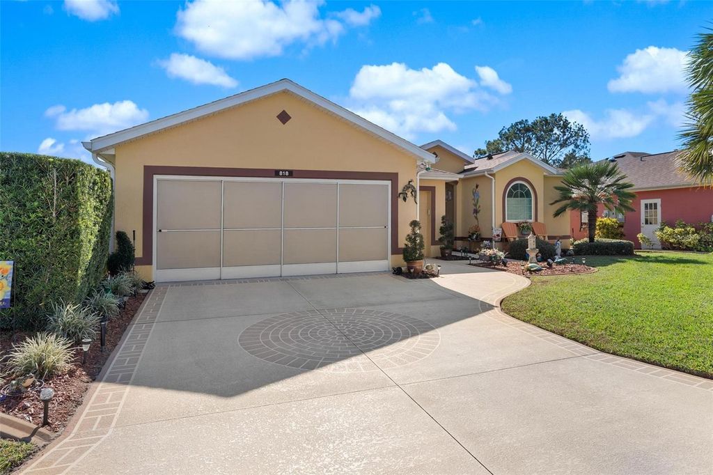 Photo of 818 Forest Breeze Path, Leesburg, FL 34748 (MLS # G5104636)
