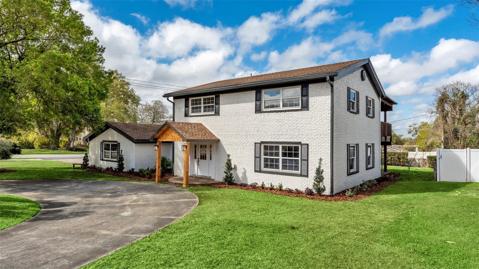 SANDRA HEIGHTS - Residential