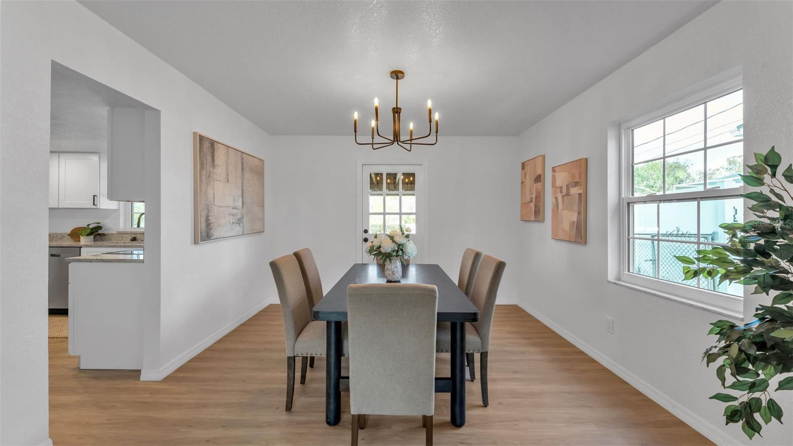 SANDRA HEIGHTS - Residential