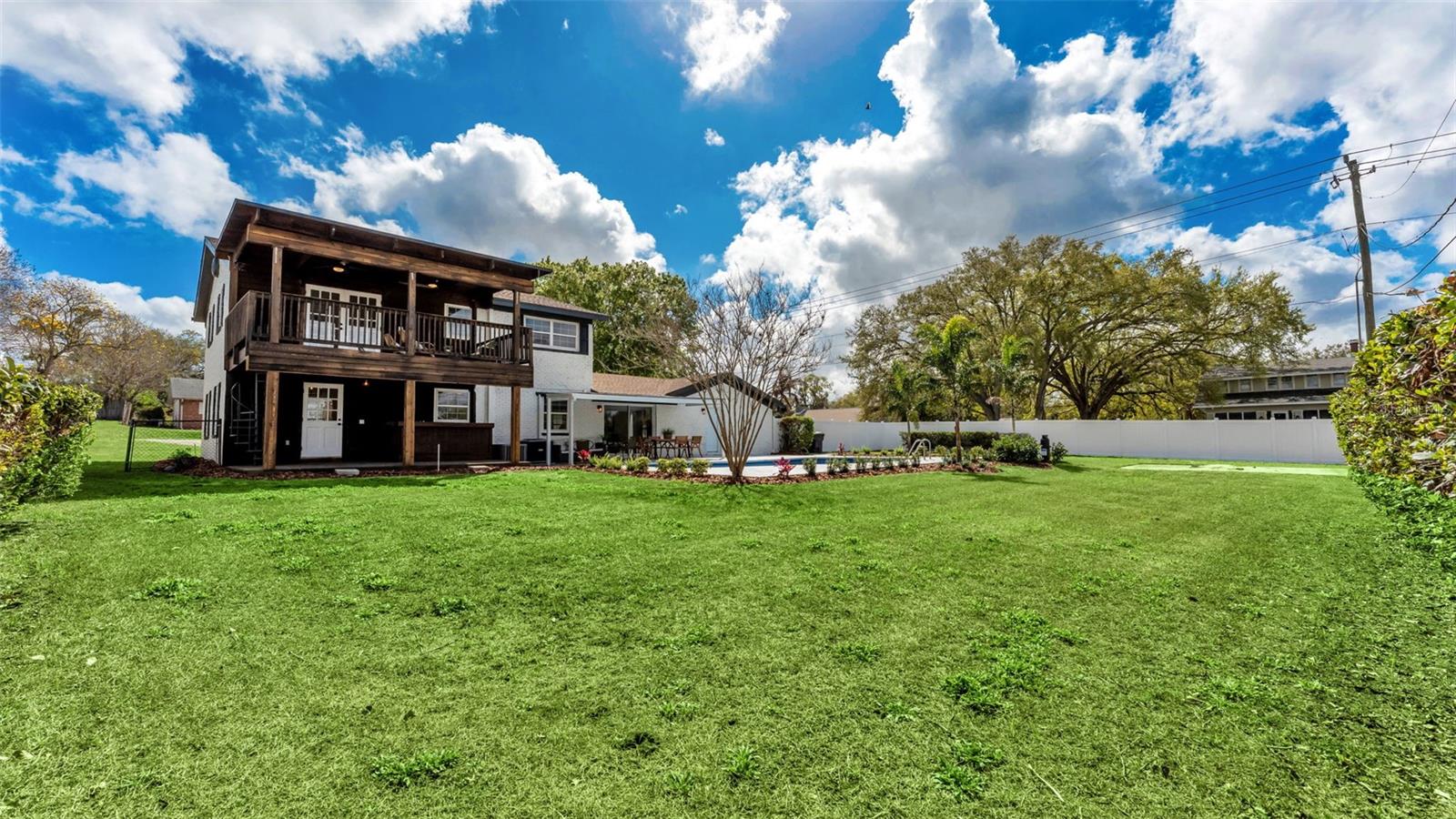 SANDRA HEIGHTS - Residential