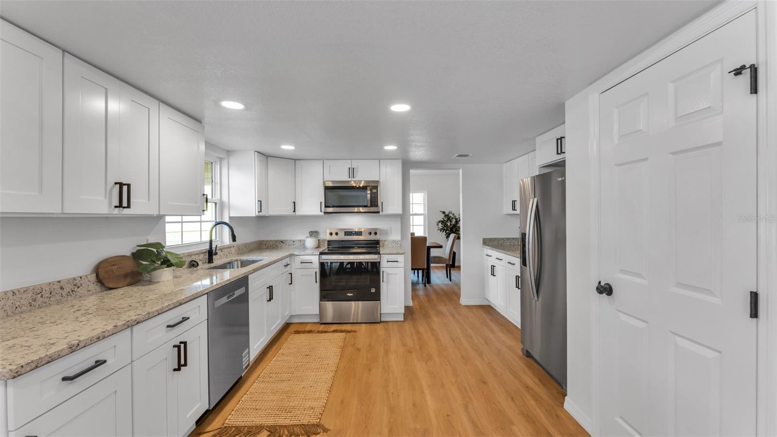 SANDRA HEIGHTS - Residential