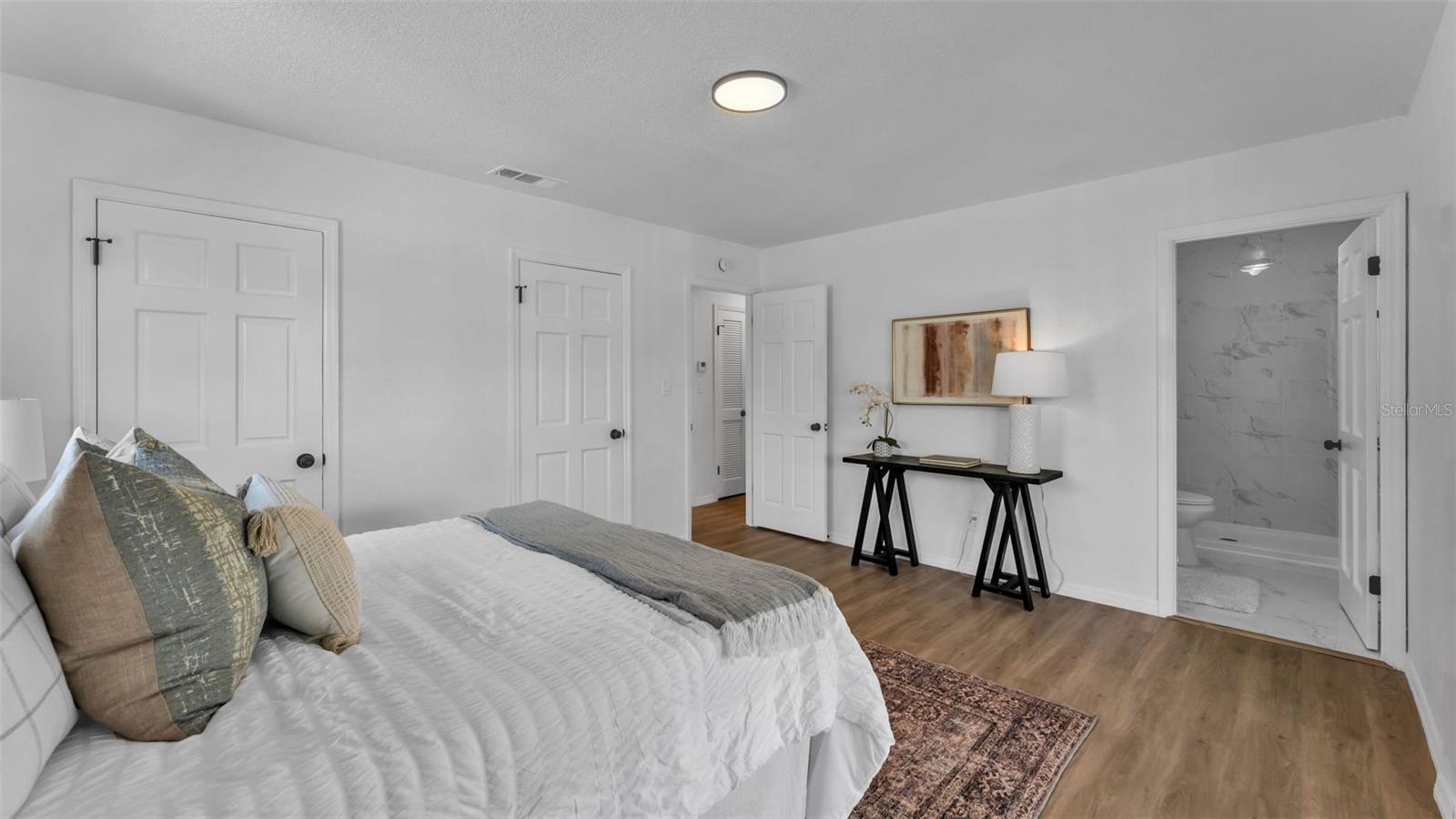 SANDRA HEIGHTS - Residential