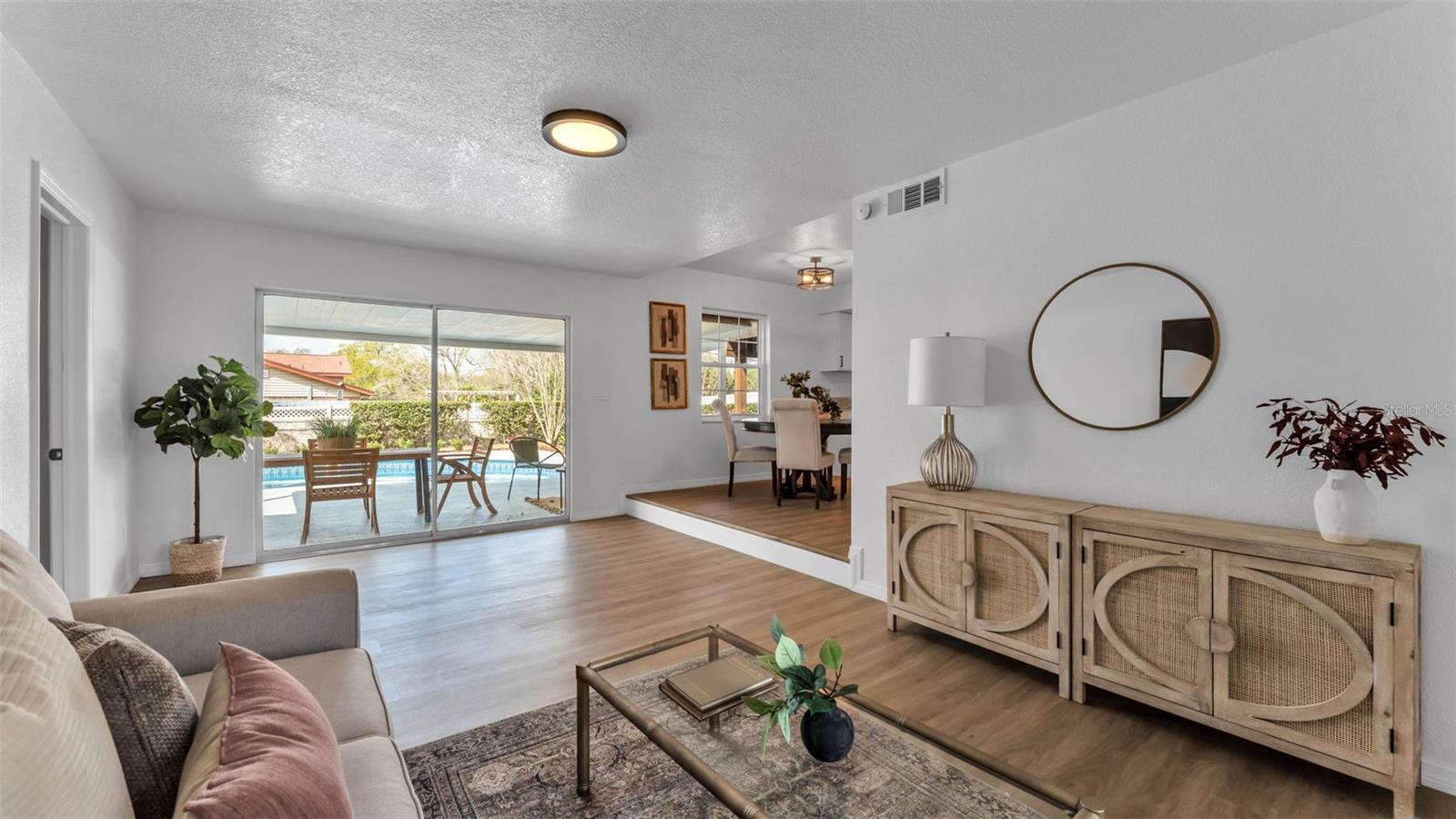 SANDRA HEIGHTS - Residential