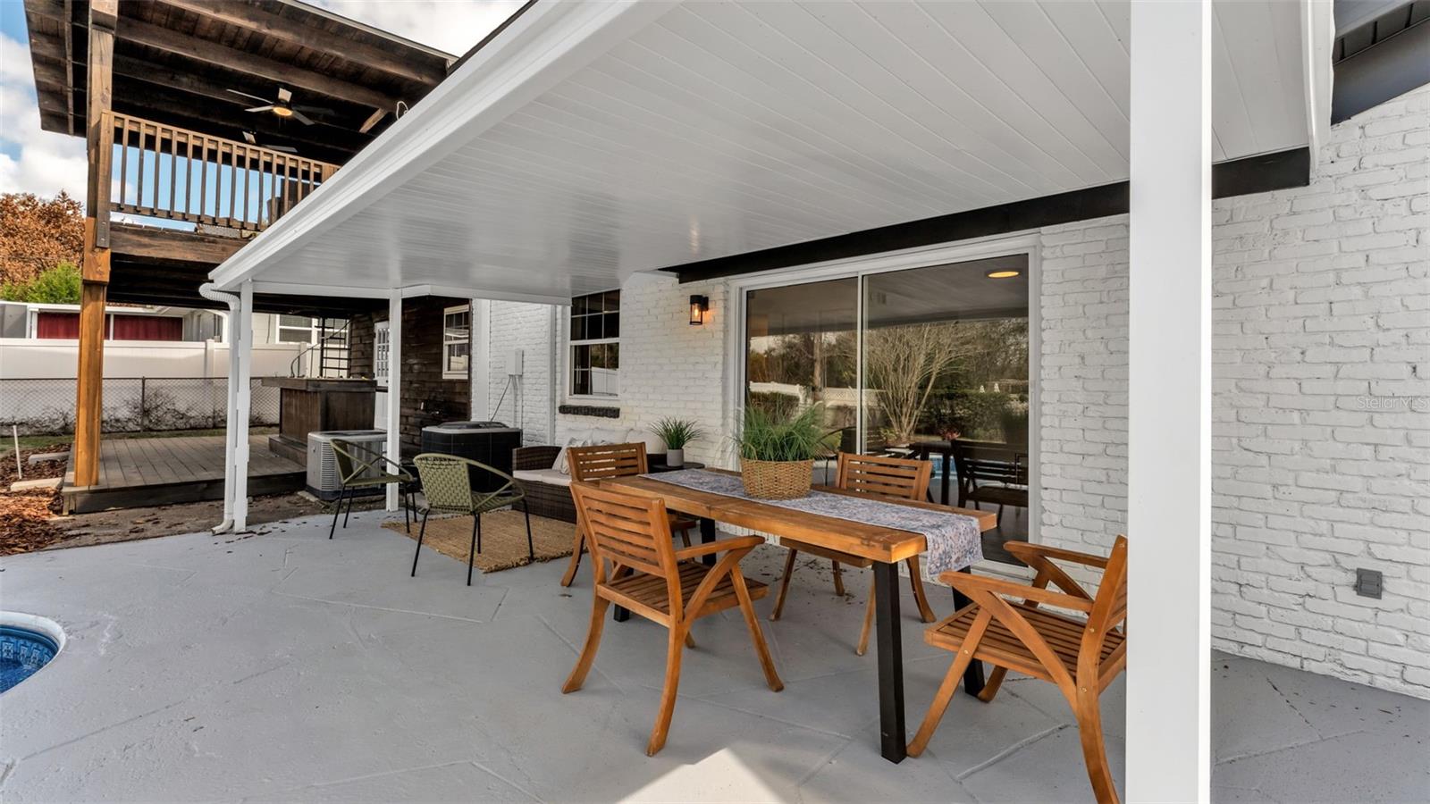 SANDRA HEIGHTS - Residential