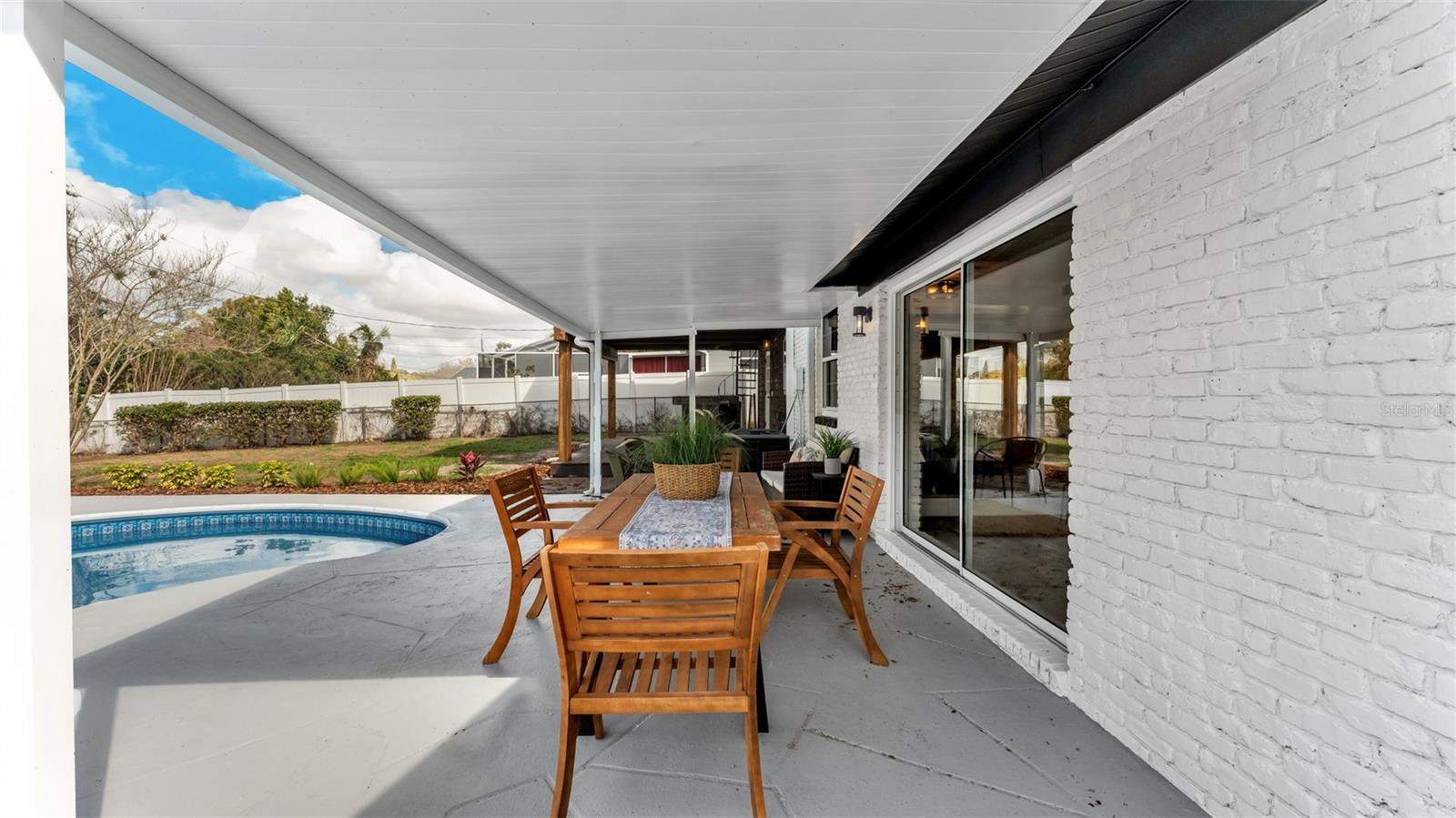 SANDRA HEIGHTS - Residential