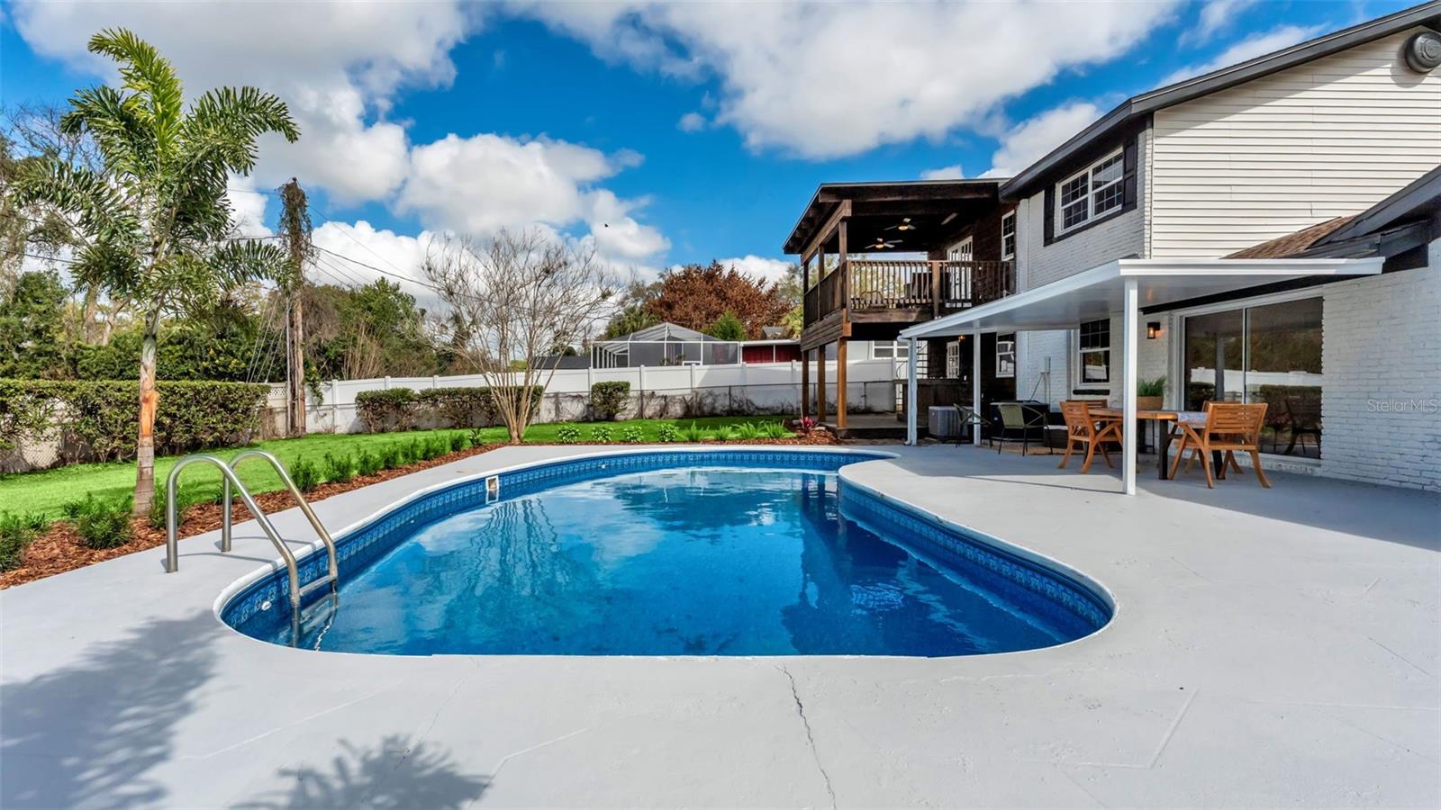 SANDRA HEIGHTS - Residential