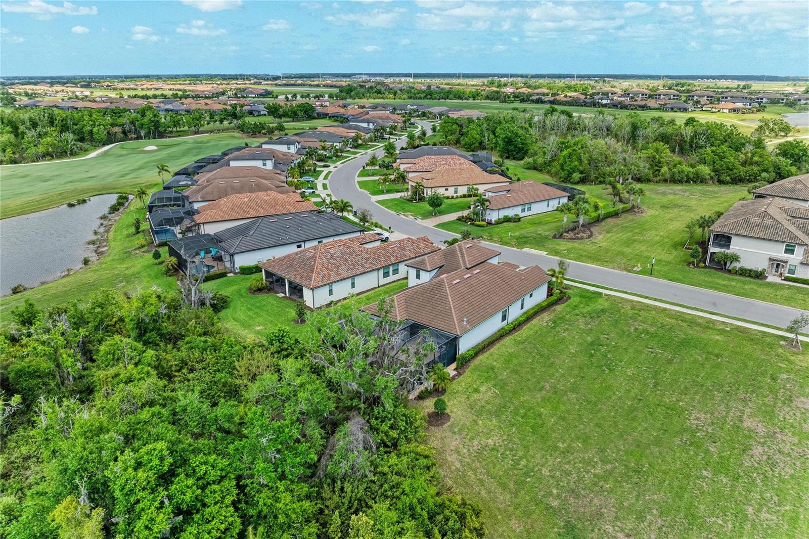 LAKEWOOD NATIONAL GOLF CULB PH II - Residential