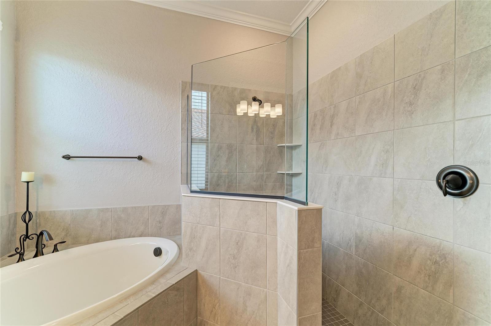 LAKEWOOD NATIONAL GOLF CULB PH II - Residential