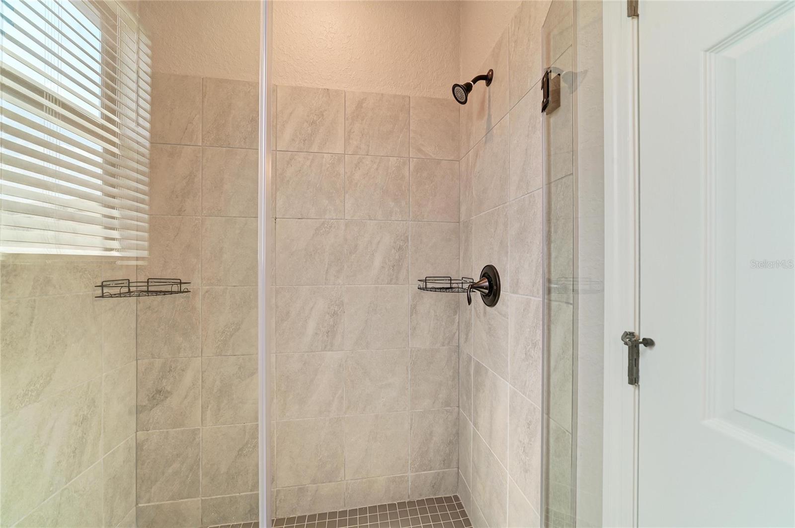 LAKEWOOD NATIONAL GOLF CULB PH II - Residential