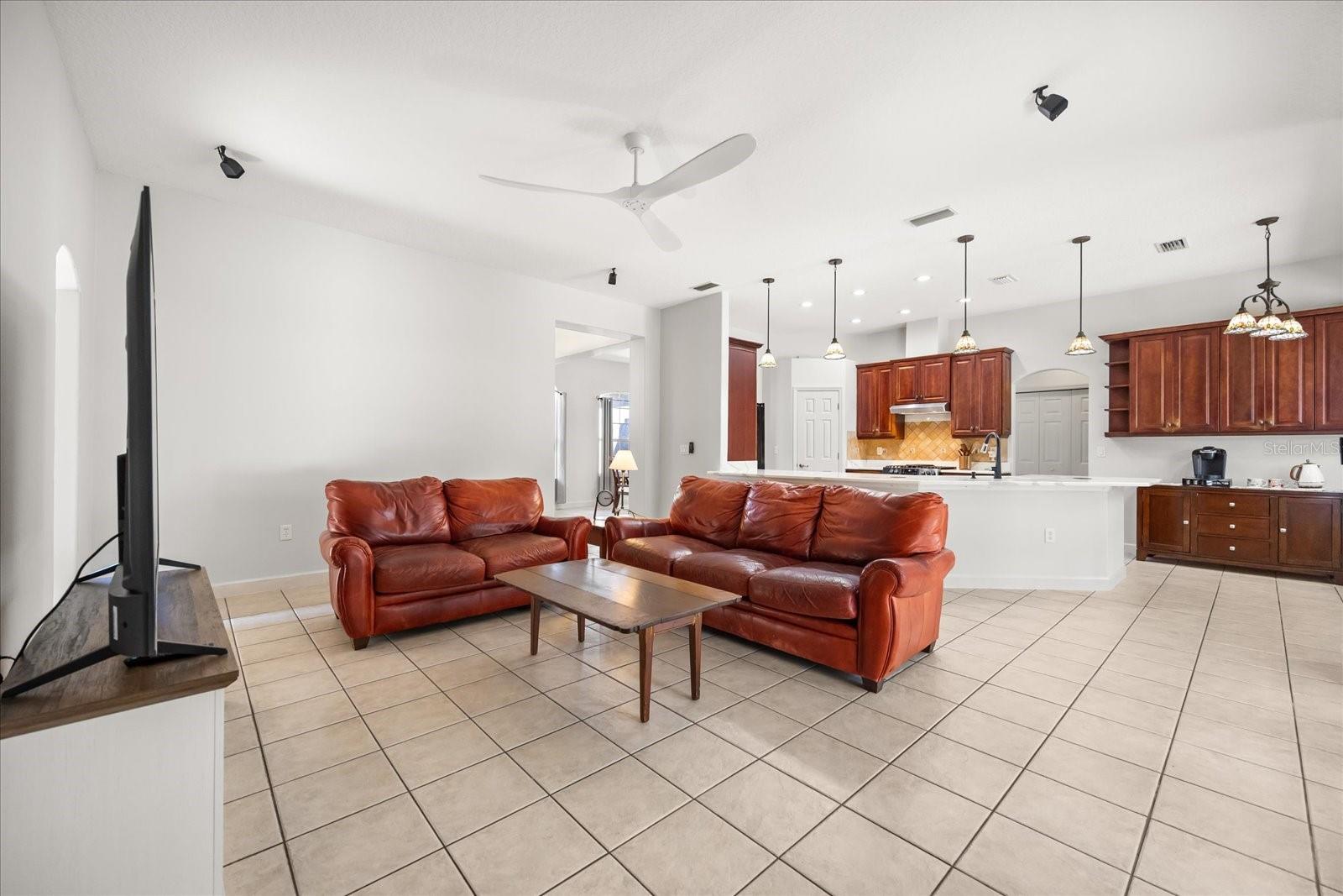 LAURELS MOUNT DORA 45/98 - Residential