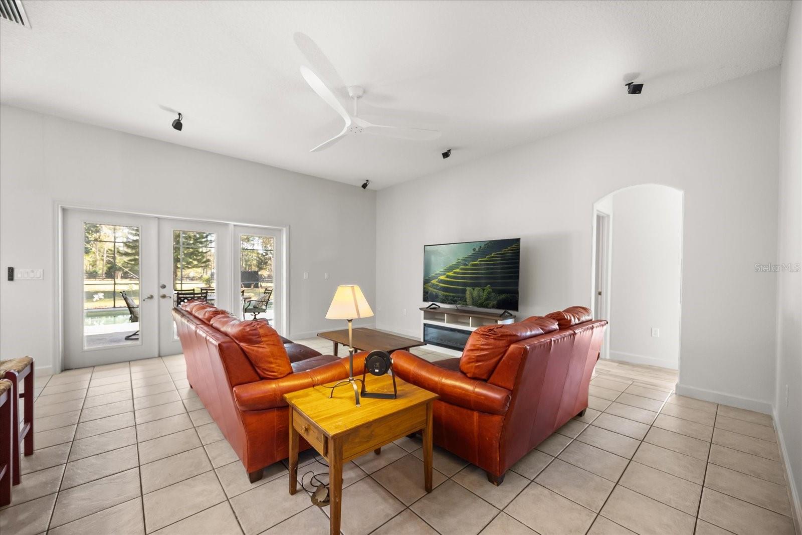 LAURELS MOUNT DORA 45/98 - Residential