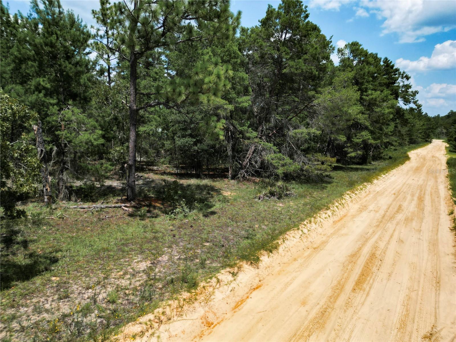 INTERLACHEN LAKES ESTATES - Land