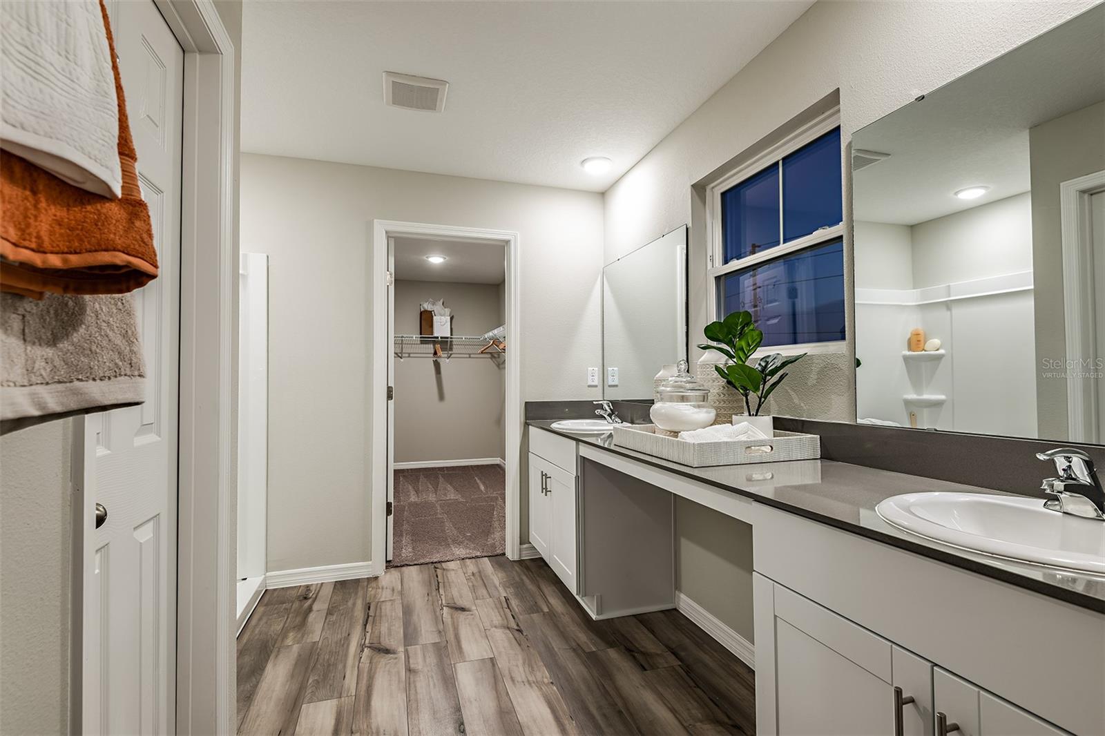 SCENIC TERRACE - Residential