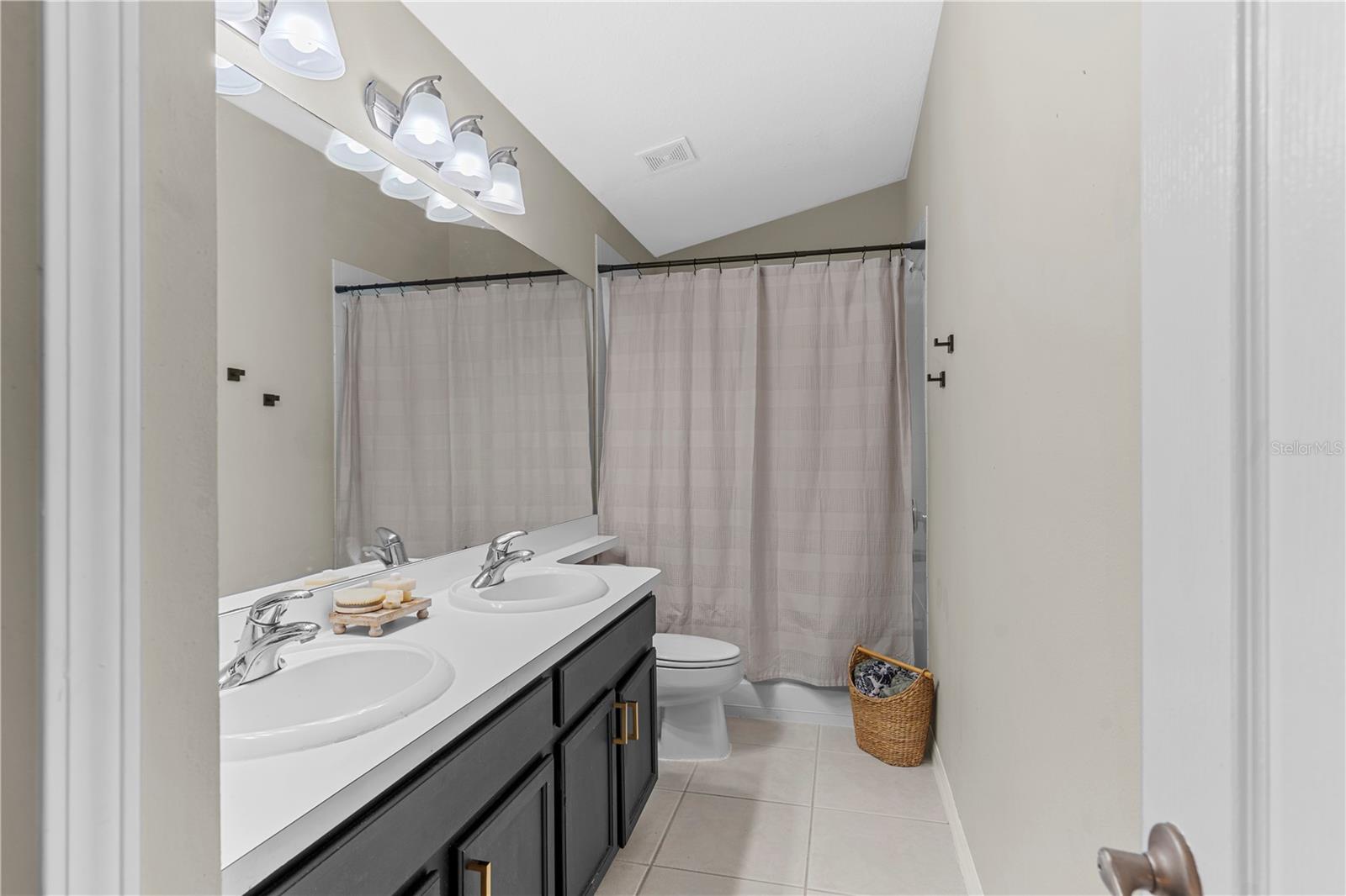 RIVER BEND PH 1A - Residential Lease