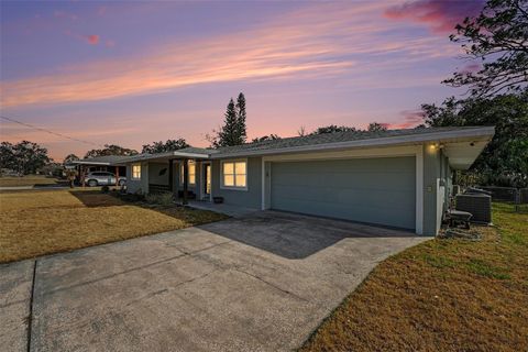 Photo of 5811 Lake Breeze Avenue, Lakeland, FL 33809 (MLS # TB8472594)
