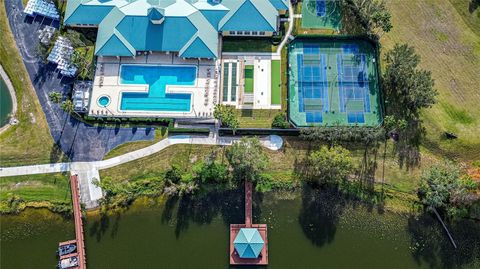 A home in WINTER HAVEN