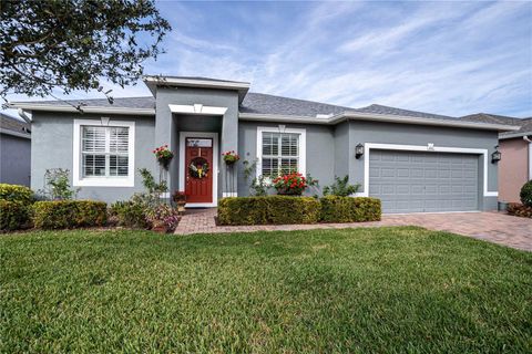 A home in WINTER HAVEN