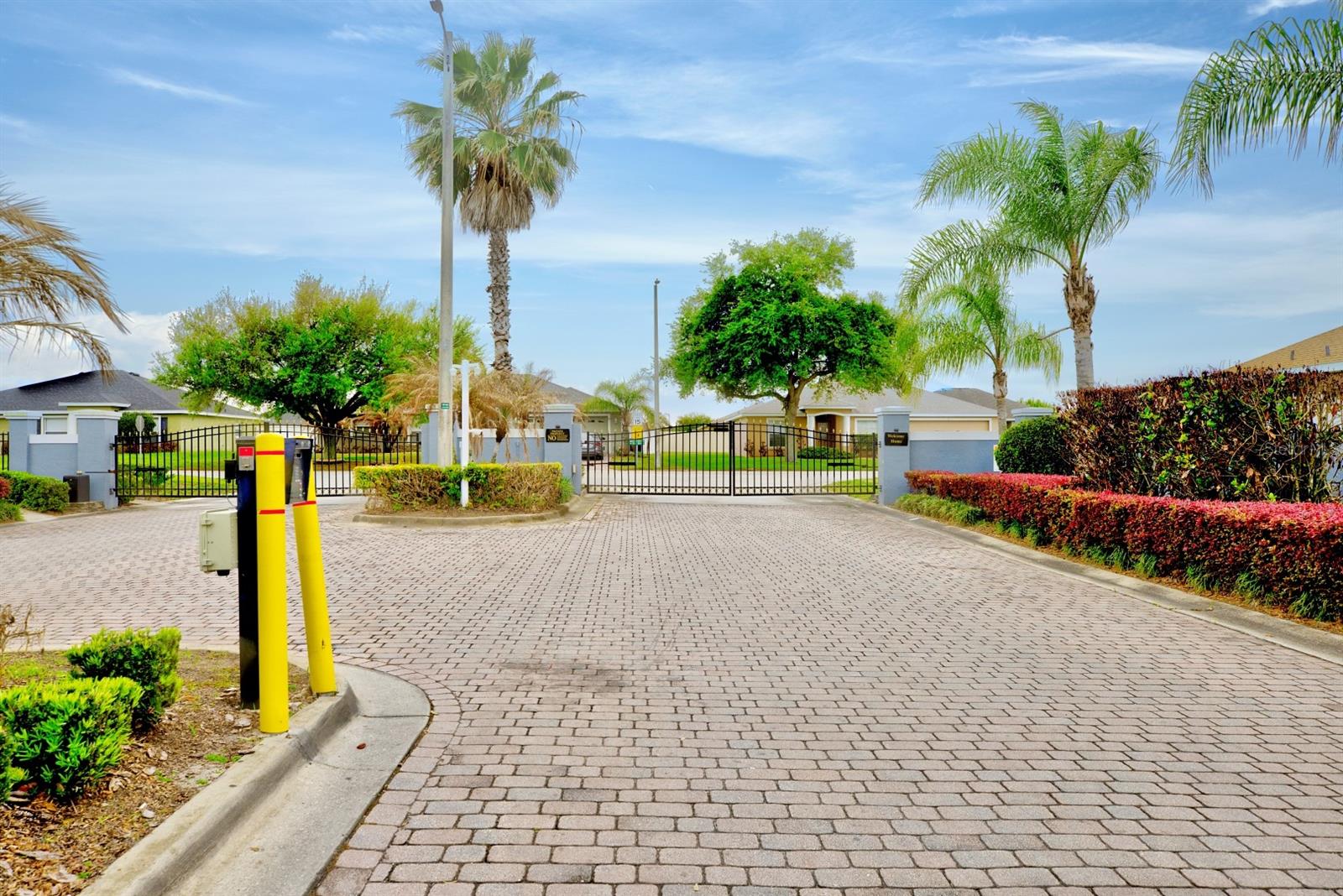 GARDENS PH 01 - Residential