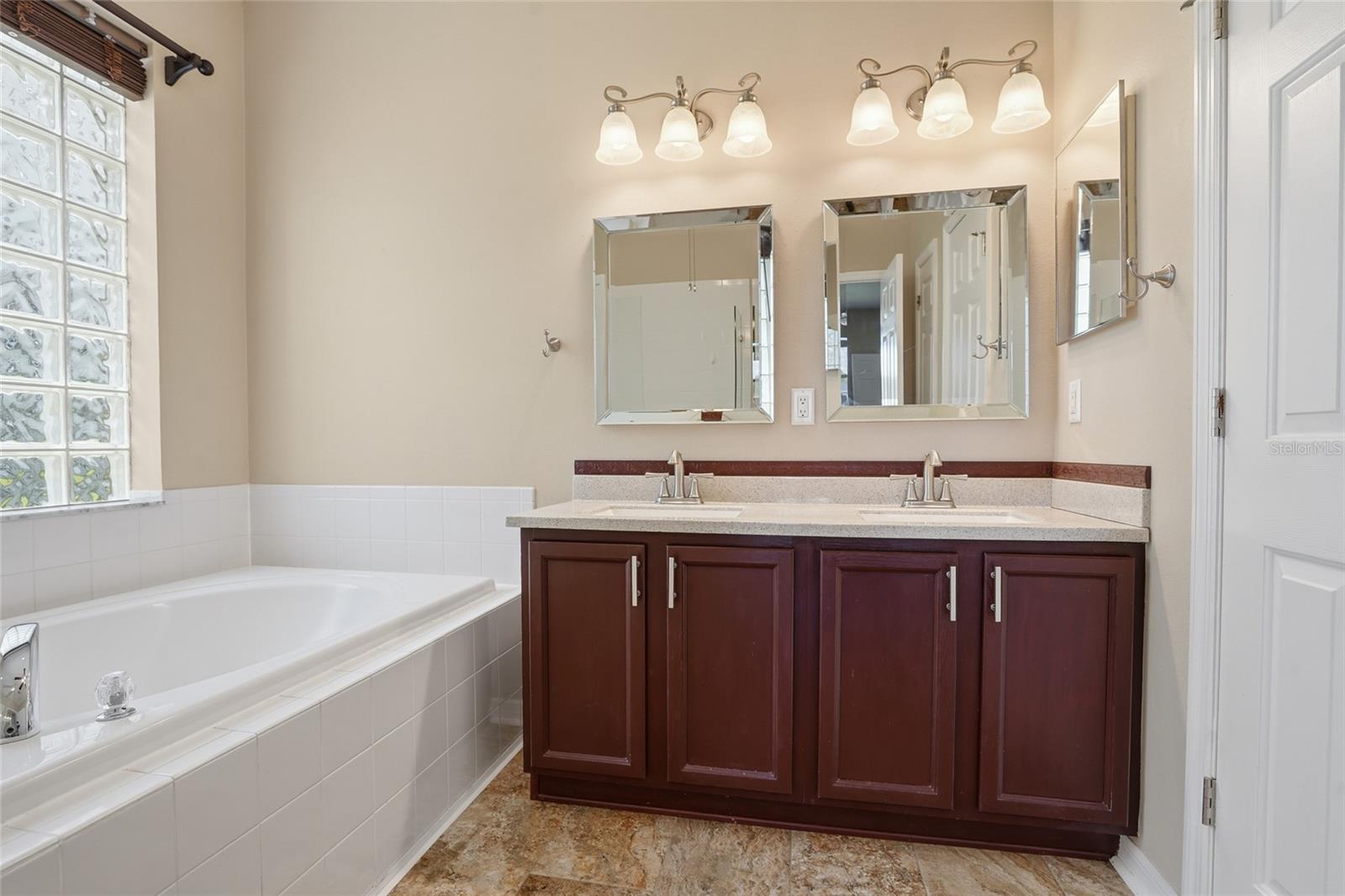 BOYETTE OAKS - Residential