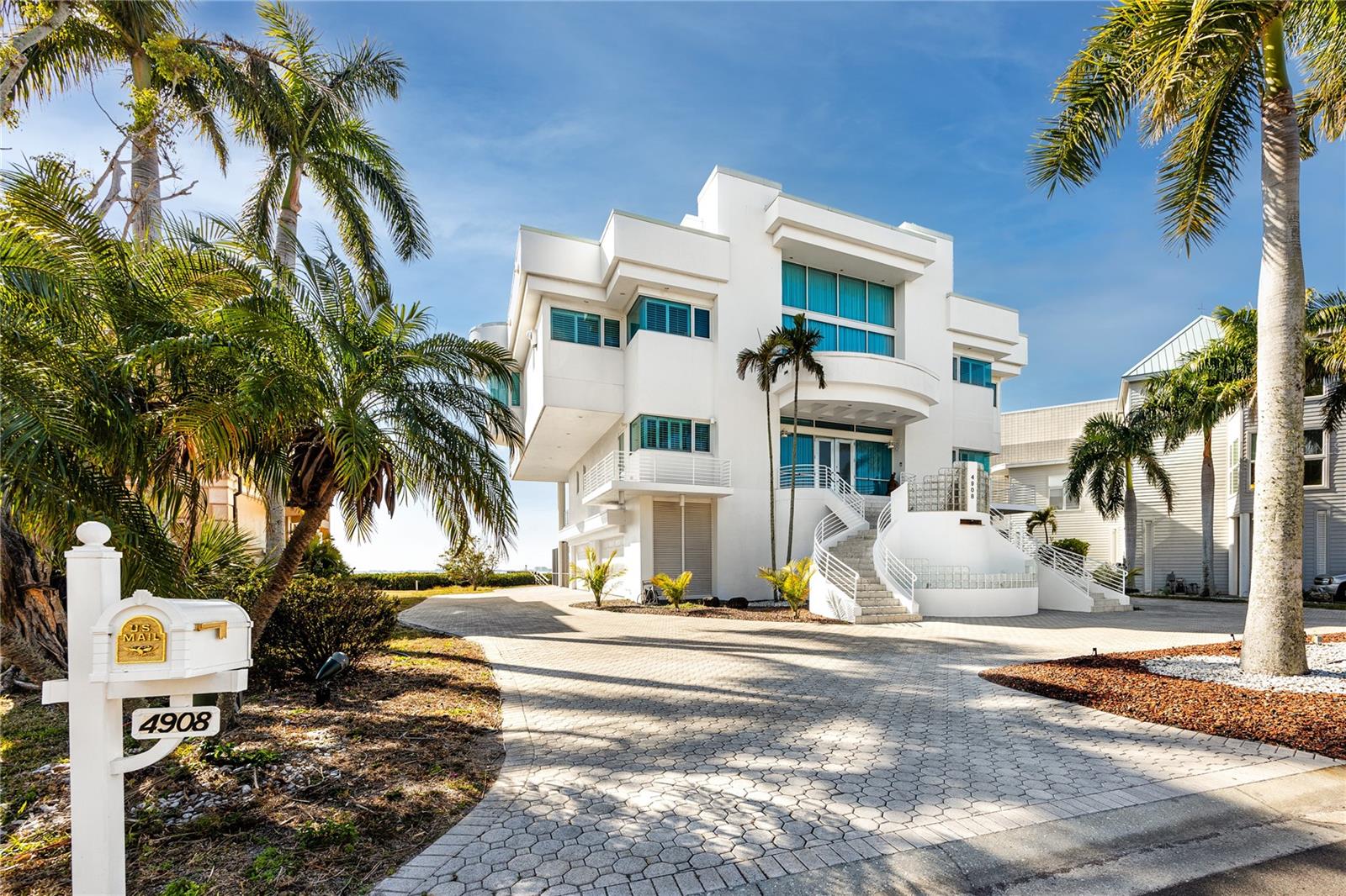 ESPLANADE ON THE BAY - Residential