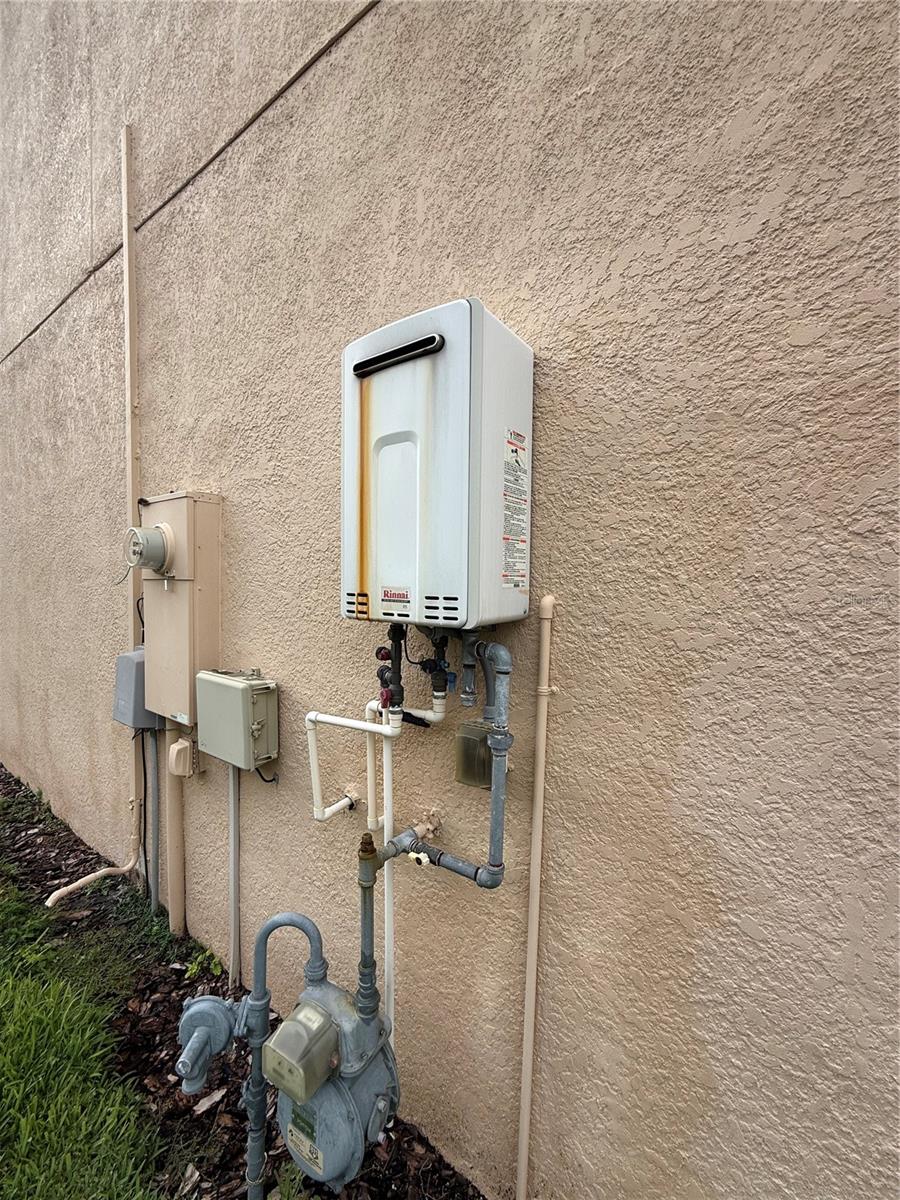 TERRA BELLA - Residential Lease