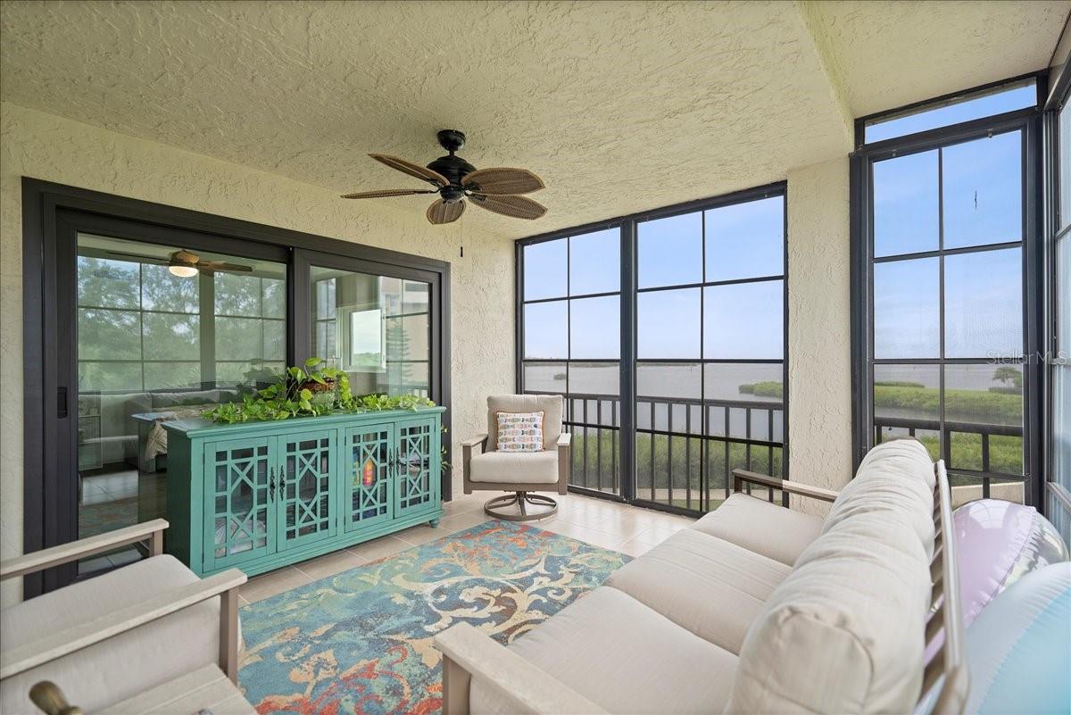 SAND PEBBLE POINTE CONDO 01 AMD 02 - Residential
