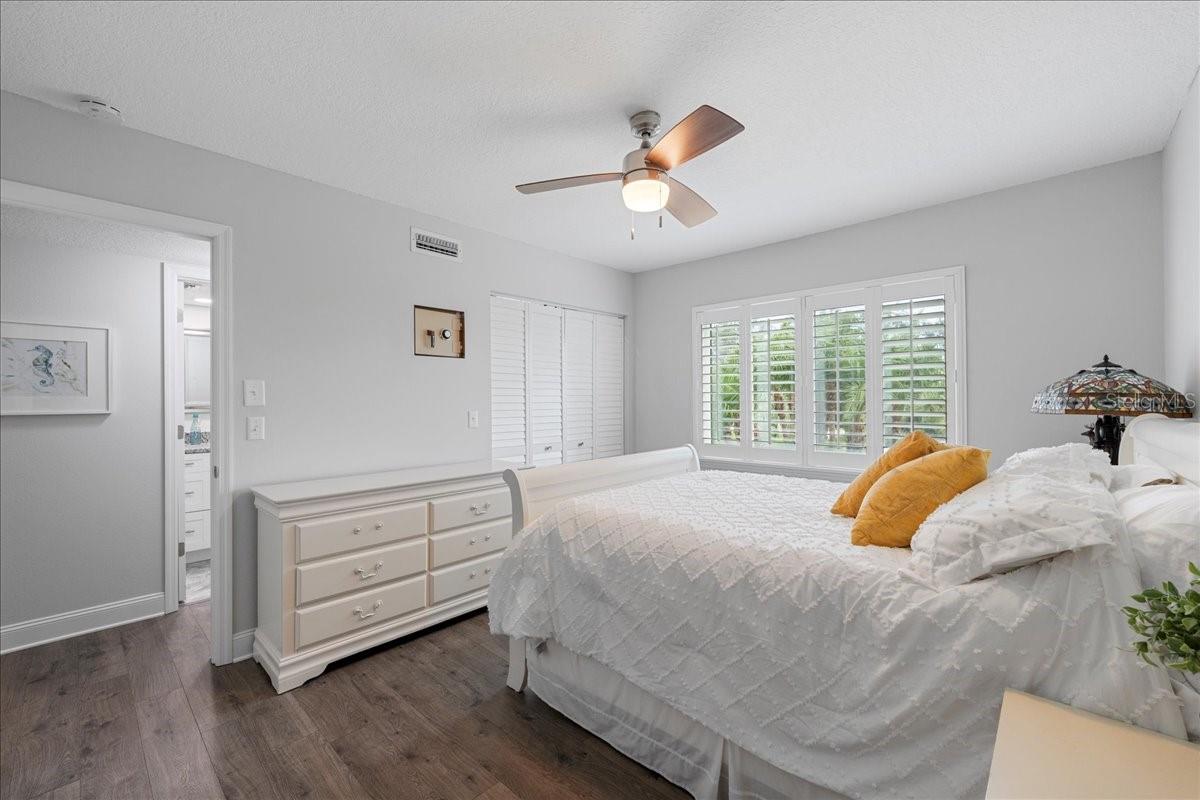 SAND PEBBLE POINTE CONDO 01 AMD 02 - Residential