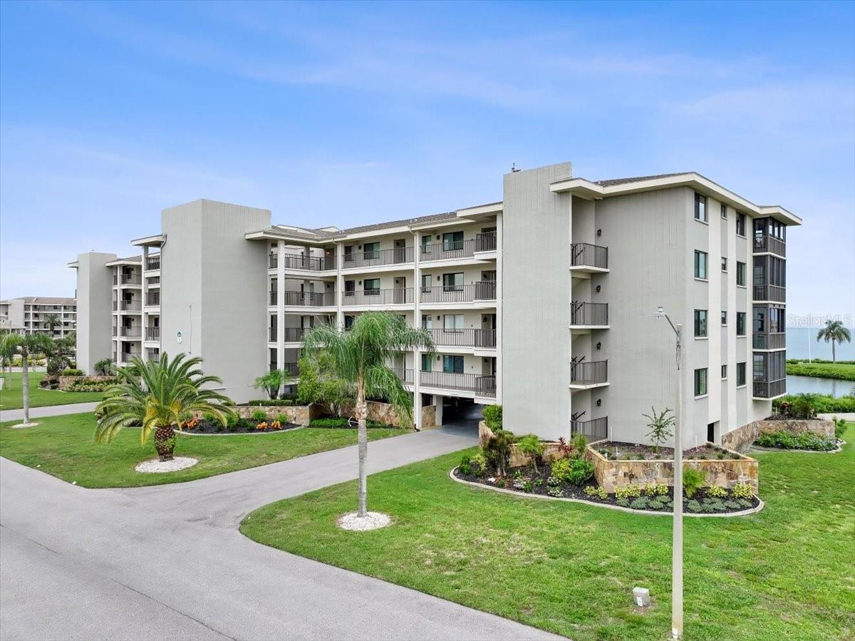 SAND PEBBLE POINTE CONDO 01 AMD 02 - Residential