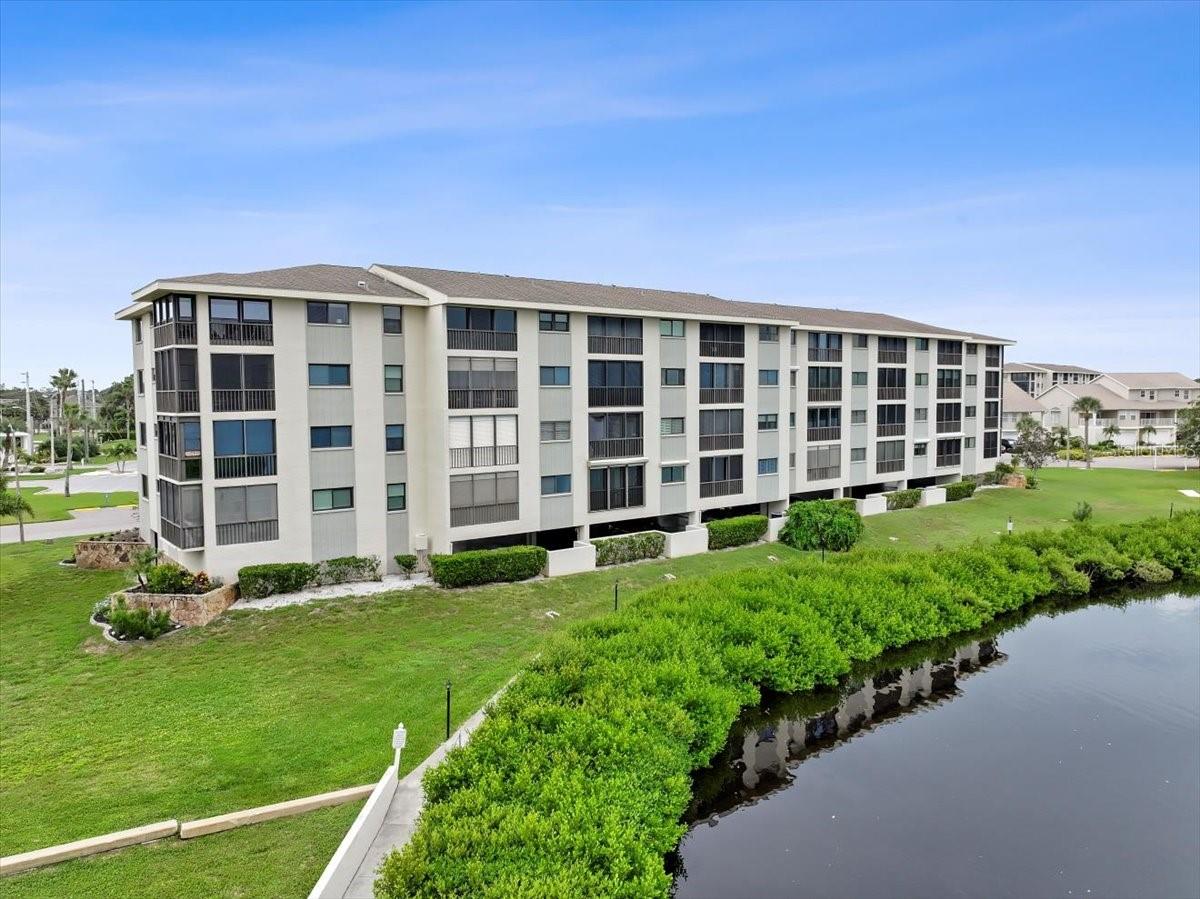 SAND PEBBLE POINTE CONDO 01 AMD 02 - Residential
