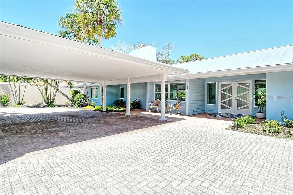 4852 FEATHERBED LANE