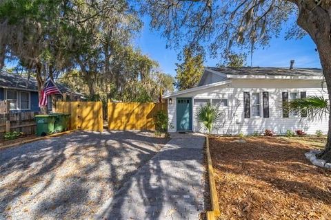 Photo of 325 S 2nd Street #206, Leesburg, FL 34748 (MLS # G5113169)